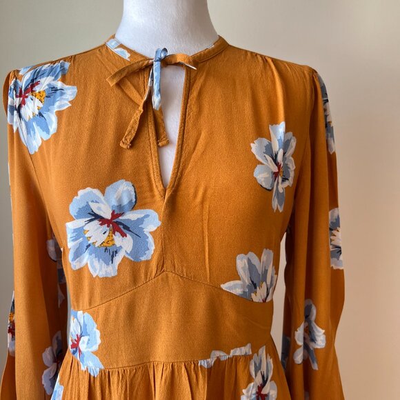 🦋☀️ Golden Hour Florals: Old Navy Tiered Empire Dress (size small) ☀️🦋 - Picture 2 of 14
